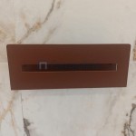 Ράφι μπάνιου 30x9,3x12 από ορείχαλκο με ψηλή διάτρητη πρόσοψη, Dark Brown, χρώμα: Καφέ επιφάνεια: Ματ Ράφια μπάνιου Ράφι μπάνιου 30x9,3x12 από ορείχαλκο με ψηλή διάτρητη πρόσοψη, Dark Brown, χρώμα: Καφέ επιφάνεια: Ματ Ράφια μπάνιου