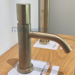 Μπαταρία νιπτήρος επικαθήμενη αναμεικτική από ορείχαλκο με βαλβίδα push-open  χαμηλή με λαβή V, XS-Size, Brushed Champagne, χρώμα: Χρυσό επιφάνεια: Βουρτσισμένη Επικαθήμενες