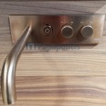 Μπαταρία νιπτήρος εντοιχιζόμενη - εξωτερικό μέρος αναμεικτική με βαλβίδα push-open  με πλακέτα, χρώμα: Μπρονζέ 20,7cm, on/off push button, Brushed Amber Bronze από ορείχαλκο επιφάνεια: Βουρτσισμένη Εντοιχιζόμενες εξωτερικό μέρος