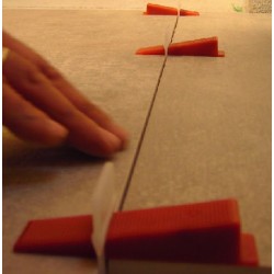 Wedges & levelling clips (100 pieces/bag) Tile spacers, clips & wedges