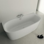 Bathtub Back to Wall 180x80x61 material: Acrylic surface: Glossy, color: White Bathtub Back to Wall 180x80x61 material: Acrylic surface: Glossy, color: White